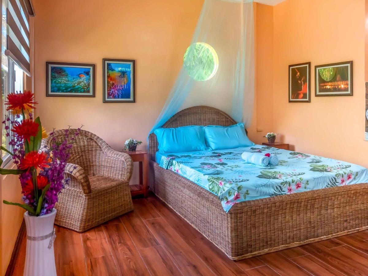 Blue Moon Guesthouse プエルト・プリンセサ エクステリア 写真