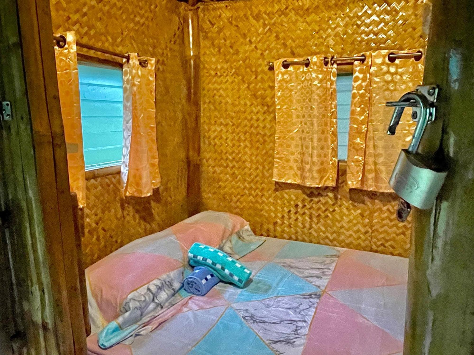 Blue Moon Guesthouse プエルト・プリンセサ エクステリア 写真